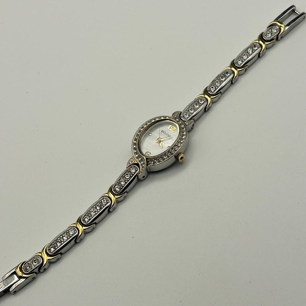 Bulova Two Tone Crystals Mother Pearl Dial Women’s Watch Working New Battery - Picture 4 of 8